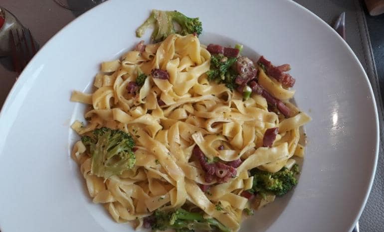 Chez Nino, brasserie à Dinant