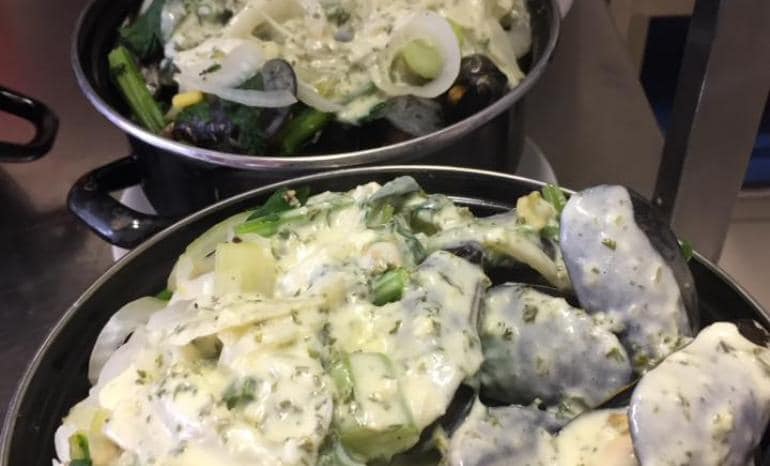 Le Longchamps : Chez Sardou, restaurant à Waremme