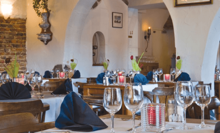 Hôtel Grenier Des Grottes, hôtel-restaurant à Han-sur-Lesse (Rochefort)