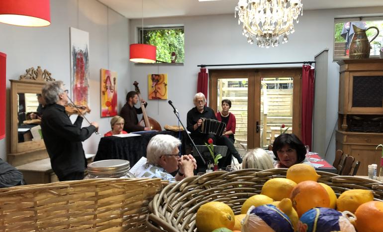 Rouge Divin, bar à vins à Profondeville