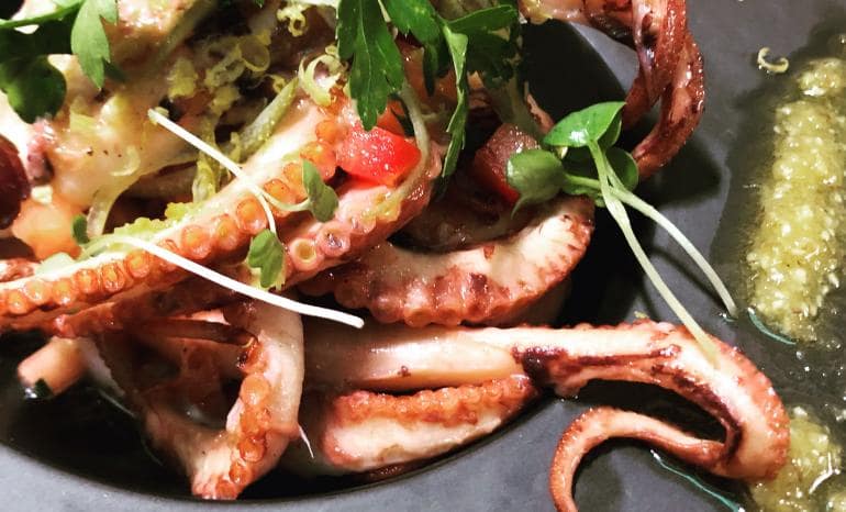 Rouge Divin, bar à vins à Profondeville