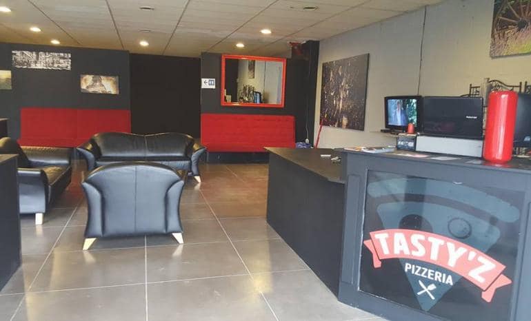 Tasty'z, pizzeria à Anhée