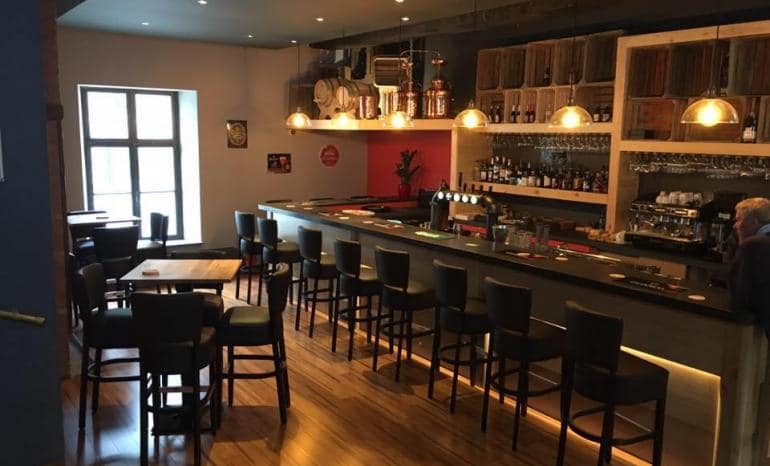 The Brothers, pub à Anhée