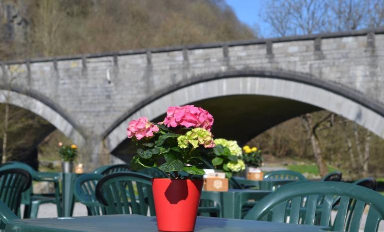Ô Bord De Lesse, restaurant à Celles (Houyet)