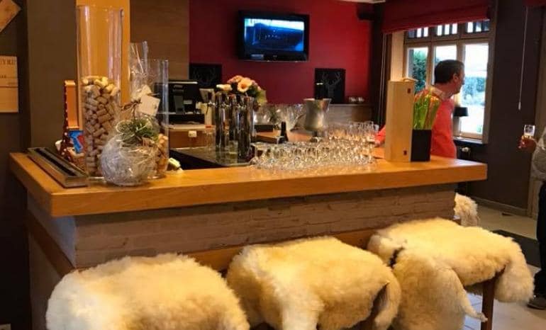 L'Atmosphère côté Meuse, brasserie à Anseremme (Dinant)