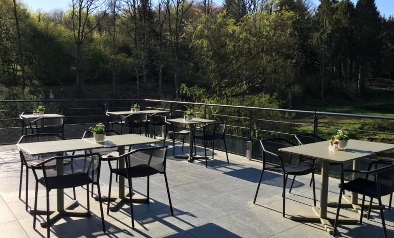 La Libellule : Restaurant, restaurant à Beauraing