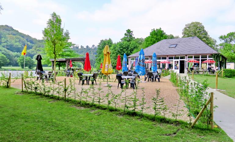 L'île d'Yvoir, brasserie à Yvoir