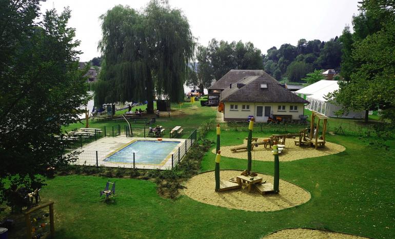 L'île d'Yvoir, brasserie à Yvoir