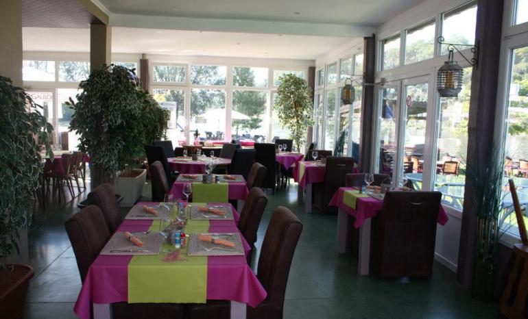 L'île d'Yvoir, brasserie à Yvoir