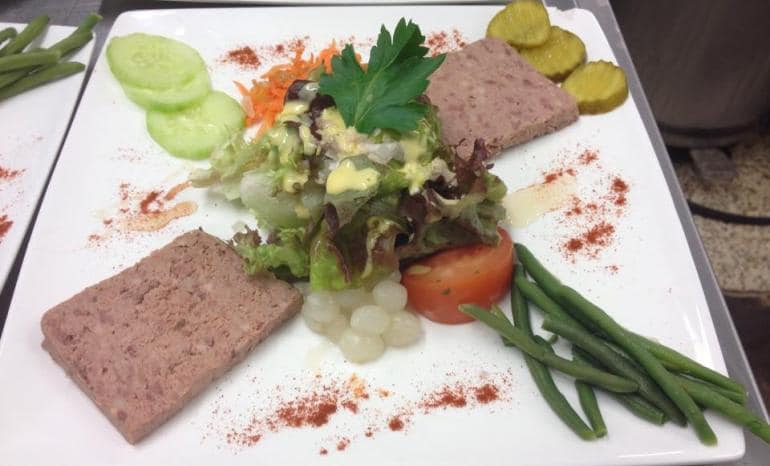 L'île d'Yvoir, brasserie à Yvoir