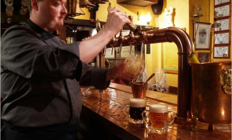 Au Tchantches Nanesse, restaurant à Liège