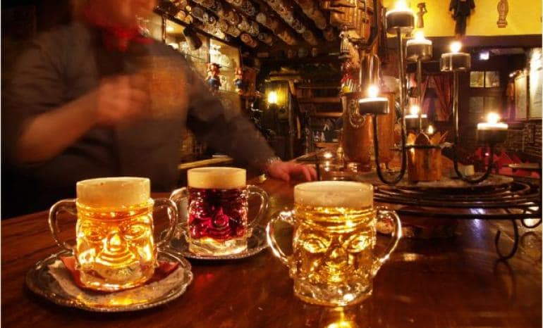 Au Tchantches Nanesse, restaurant à Liège