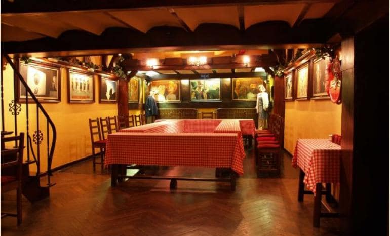 Au Tchantches Nanesse, restaurant à Liège