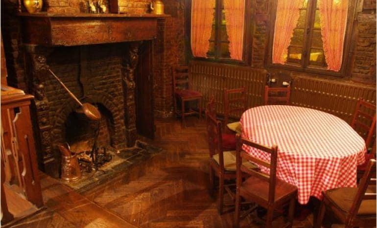 Au Tchantches Nanesse, restaurant à Liège