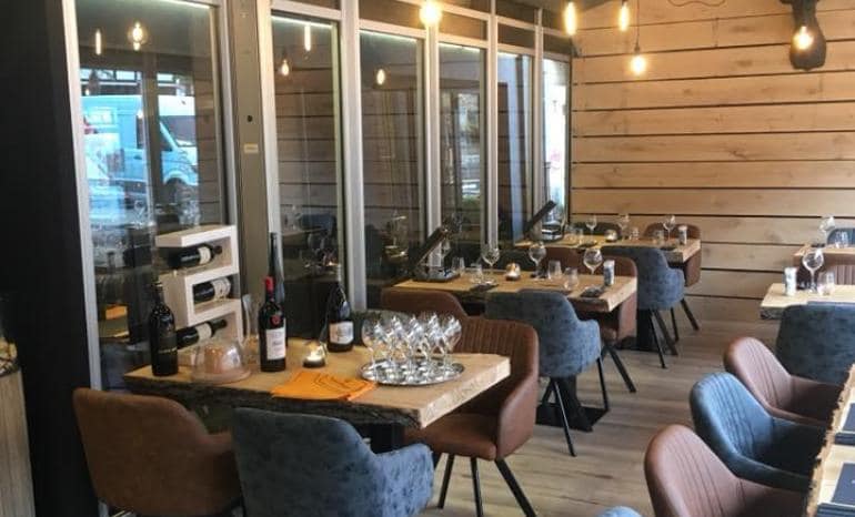 Signé Jeanne : Chapiteau, restaurant à La Roche-en-Ardenne