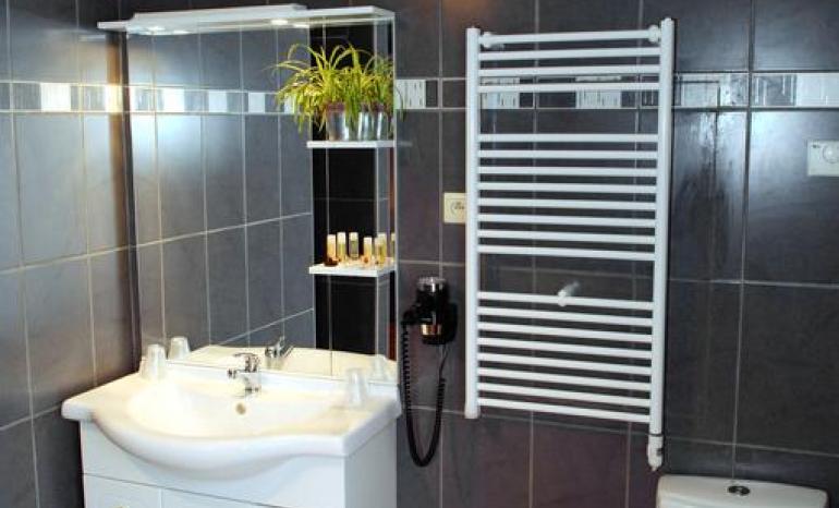 Auberge Grill Le Freyr : Auberge, hôtel à Anseremme (Dinant)