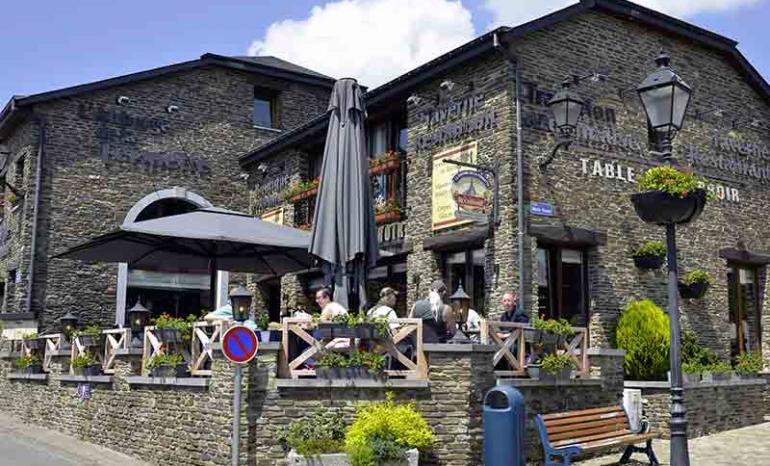Auberge De La Ferme : La Taverne, restaurant à Rochehaut (Bouillon)