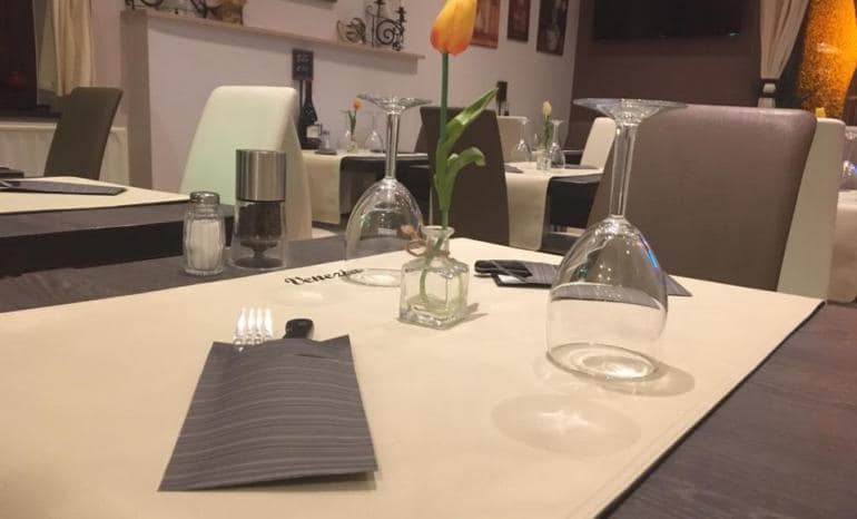 Venezia, pizzeria à Profondeville