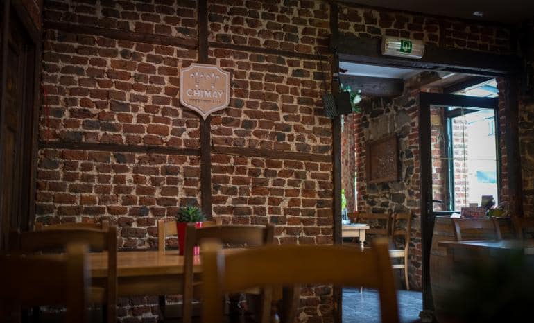 Auberge De La Lesse : Taverne, taverne à Celles (Houyet)