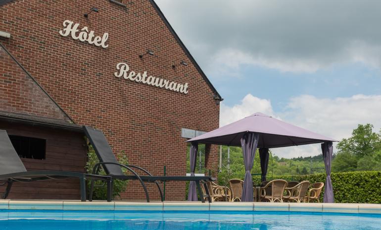 Auberge De La Lesse : Restaurant, restaurant à Celles (Houyet)