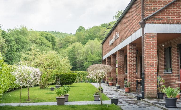 Auberge De La Lesse : Restaurant, restaurant à Celles (Houyet)