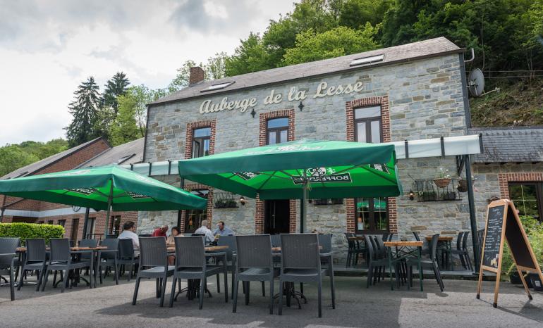 Auberge De La Lesse : Restaurant, restaurant à Celles (Houyet)