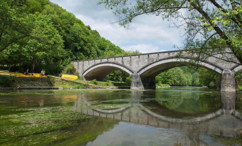 Auberge De La Lesse : Restaurant, restaurant à Celles (Houyet)